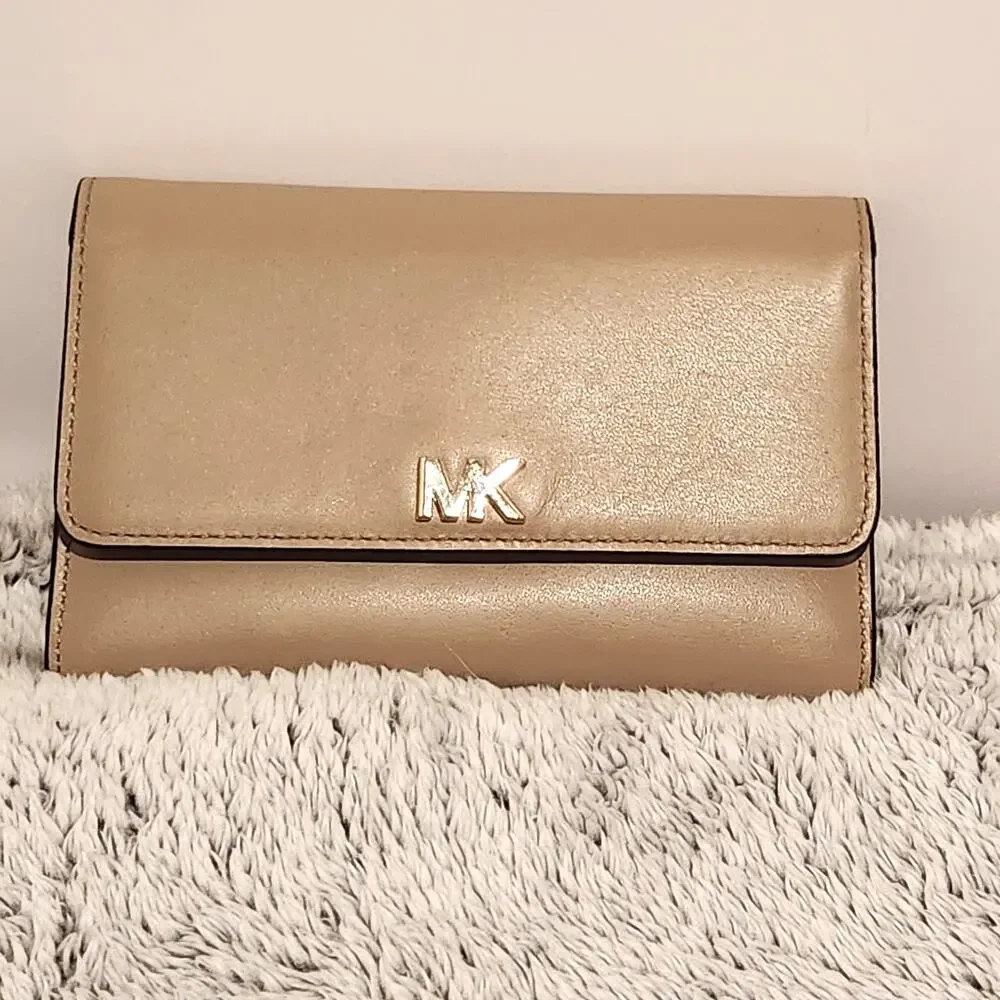 Michael Kors tri fold wallet‎